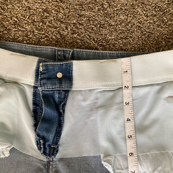 Democracy Absolution Light Wash Distressed Denim Bermuda Shorts Size 4 - Picture 13 of 13